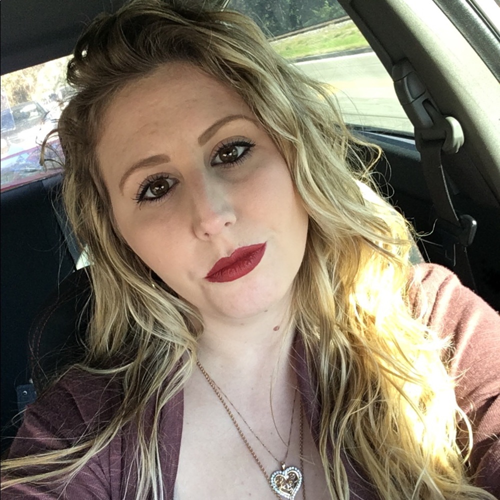 Meet your Posher, Sabrina